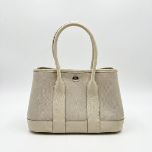 Noir Canvas 28
